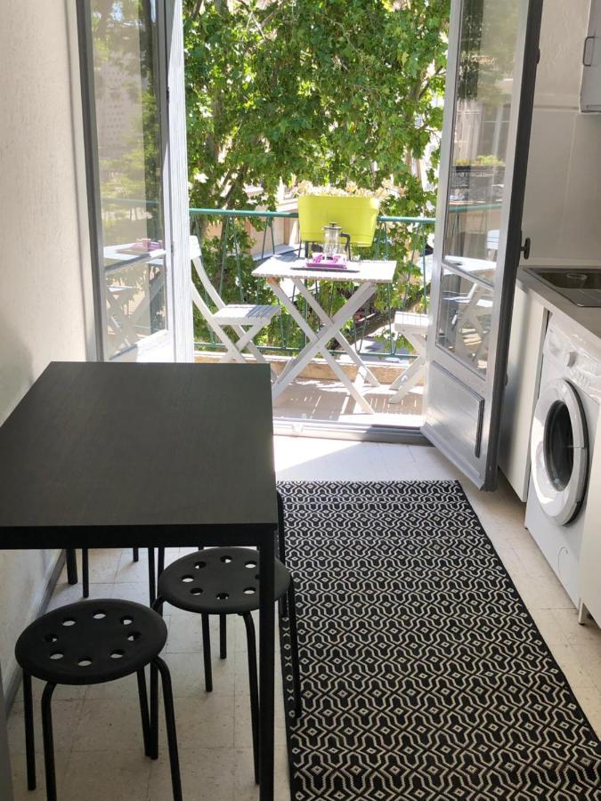 Appartement De Charme Avignon Centre Historique Terrasse Et Balcon Place Pie Kültér fotó